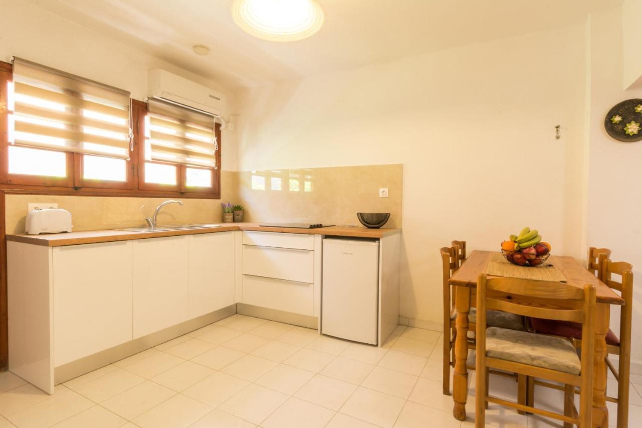 Ferienwohnung Roys Blu Kávos Exterior foto